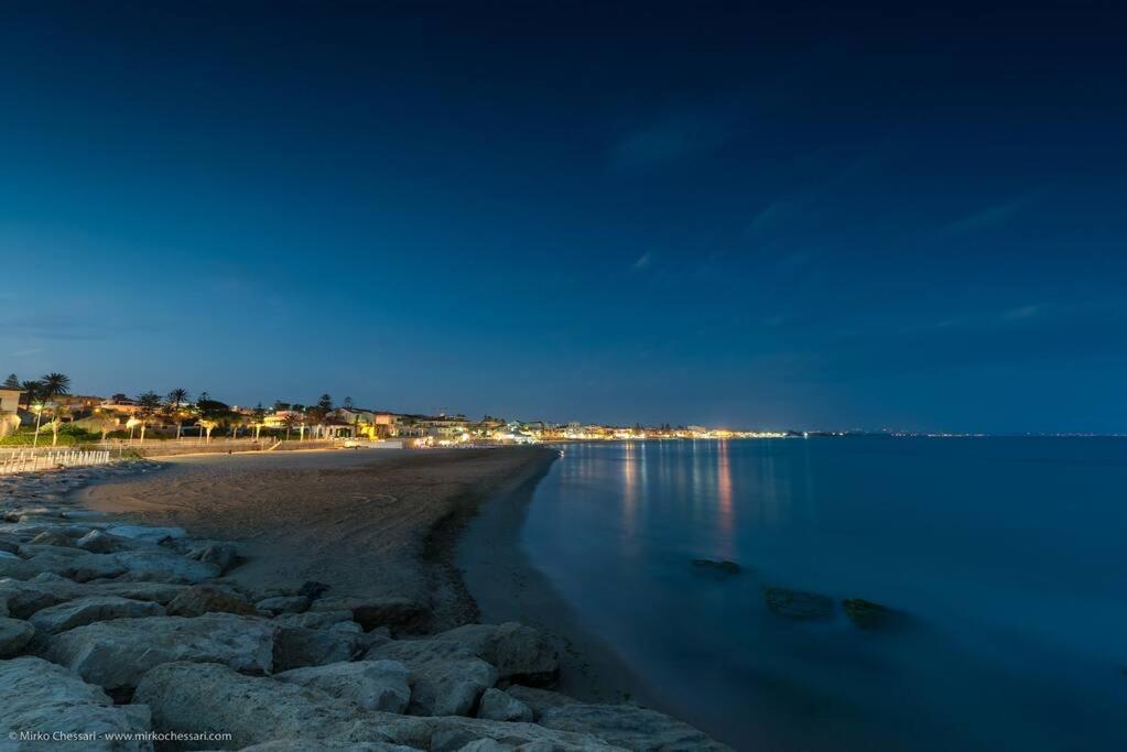 Domus Maulli - Villa Sul Mare Marina di Ragusa Exterior photo